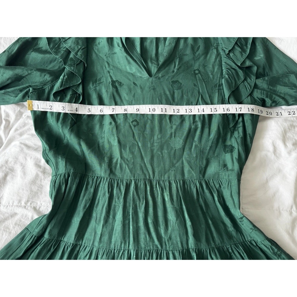 Adelyn Rae Size Medium Green Dress Long Sleeve Flowy Flowers V-neck EUC - Picture 3 of 10